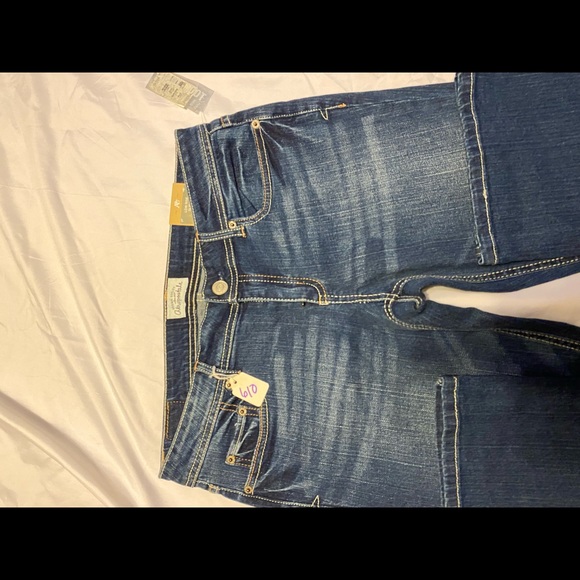 NWT Aeropostale denim jeans. Size 11. - Picture 3 of 8